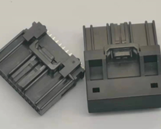 精密汽车连接器